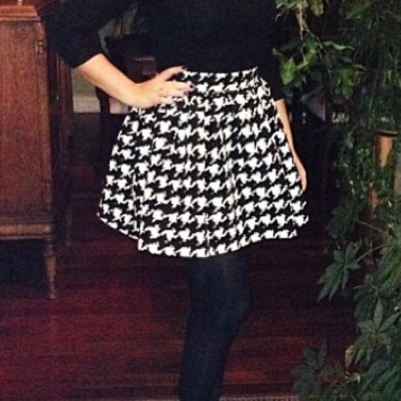 Silk & Cotton Blend Houndstooth Party Skirt - Size M - Picture 3 of 7